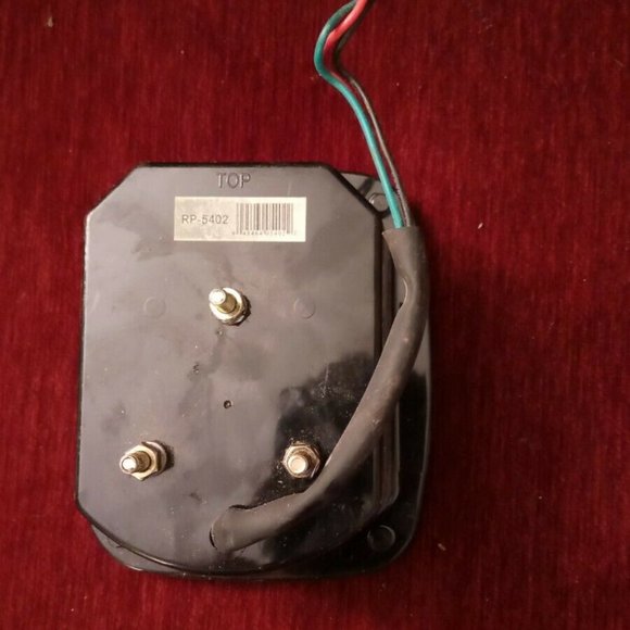 RoadPro 6.75"x5.75" Tail Light Assembly w/ Bulb RP-5402 - Picture 4 of 6